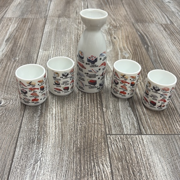 5 Piece Sushi-Themed Sake Set - Picture 2 of 11